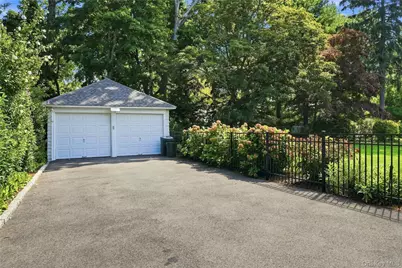 556 N Windsor Avenue, Brightwaters, NY 11718 - Photo 45