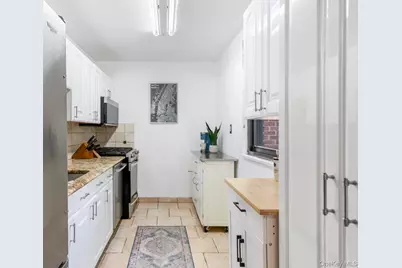 58 09 246th Crescent #upper unit, Douglaston, NY 11362 - Photo 5