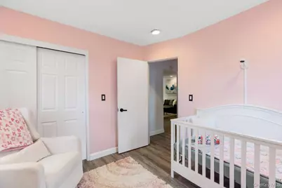 58 09 246th Crescent #upper unit, Douglaston, NY 11362 - Photo 11