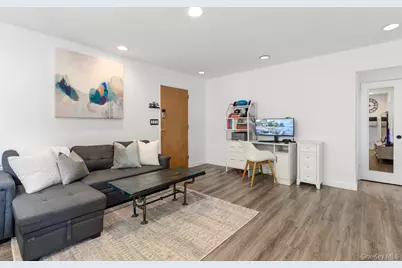 58 09 246th Crescent #upper unit, Douglaston, NY 11362 - Photo 3