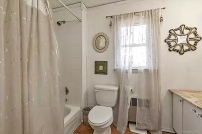 2760 Bellmore Avenue, Bellmore, NY 11710 - Photo 15