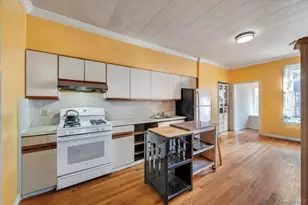61-44 Eliot Ave, Middle Village, NY 11379 - Photo 15