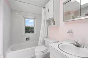 110 Barwick Blvd, Mineola, NY 11501 - Photo 17