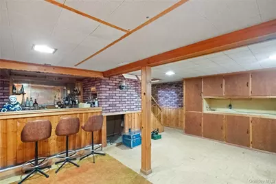110 Barwick Boulevard, Mineola, NY 11501 - Photo 19