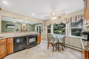 36 Briarwood Dr, Huntington, NY 11743 - Photo 9