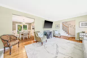 36 Briarwood Dr, Huntington, NY 11743 - Photo 5