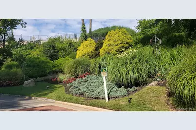 192 Heron Lane, Manhasset, NY 11030 - Photo 3