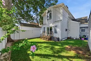 205 Stuart Rd, Valley Stream, NY 11581 - Photo 27