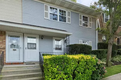 9 Harbour Lane #4A, Oyster Bay, NY 11771 - Photo 1