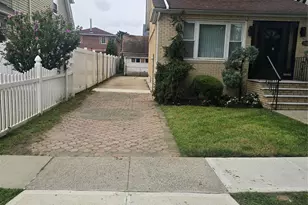 114-28 175th St, Jamaica, NY 11434 - Photo 3