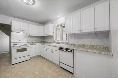 87 Daly Road, East Northport, NY 11731 - Photo 11