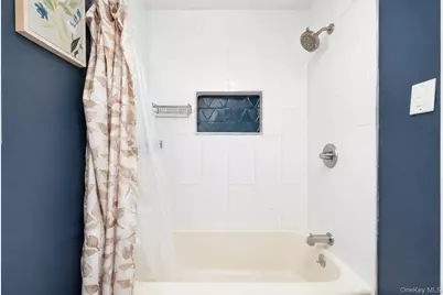 666 Rosevale Avenue, Ronkonkoma, NY 11779 - Photo 25