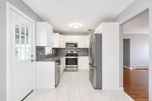 666 Rosevale Ave, Ronkonkoma, NY 11779 - Photo 11