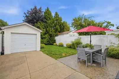 9437 133rd Avenue, Ozone Park, NY 11417 - Photo 21