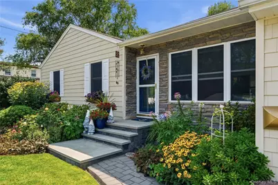 1 Wheeler Court, Deer Park, NY 11729 - Photo 3