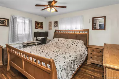20 Jamaica Avenue, Plainview, NY 11803 - Photo 13