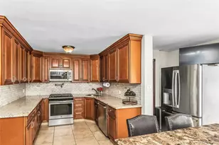 20 Jamaica Ave, Plainview, NY 11803 - Photo 9
