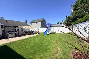 20 Jamaica Ave, Plainview, NY 11803 - Photo 23