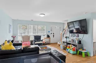 17 Robinwood St, Mastic, NY 11950 - Photo 5
