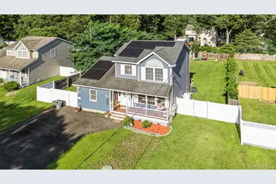 17 Robinwood Street, Mastic, NY 11950 - Photo 27