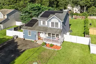 17 Robinwood St, Mastic, NY 11950 - Photo 27