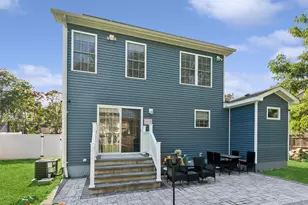 17 Robinwood St, Mastic, NY 11950 - Photo 23