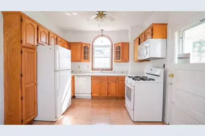9221 Winchester Boulevard, Queens Village, NY 11428 - Photo 13
