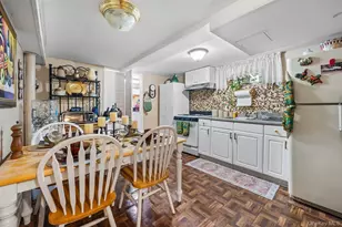 44 Belmont Blvd, Elmont, NY 11003 - Photo 17