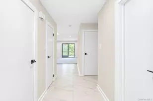 95 Windsor Gate Dr, New Hyde Park, NY 11040 - Photo 7