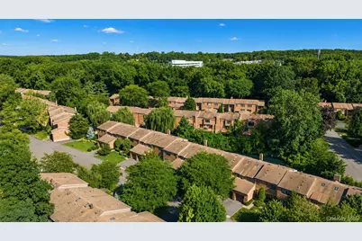 95 Windsor Gate Drive, New Hyde Park, NY 11040 - Photo 47