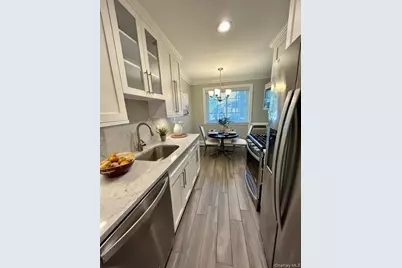 24 Williams Boulevard #24-2H, Lake Grove, NY 11755 - Photo 3
