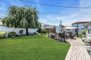 50 Sunrise Ln, Levittown, NY 11756 - Photo 27
