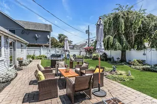 50 Sunrise Ln, Levittown, NY 11756 - Photo 29