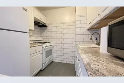 63-11 Queens Boulevard #E17, Woodside, NY 11377 - Photo 7