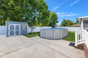 1032 N Hamilton Ave, Lindenhurst, NY 11757 - Photo 43
