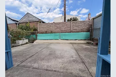 73-07 Utopia Parkway, Fresh Meadows, NY 11366 - Photo 25