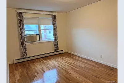 73-07 Utopia Parkway, Fresh Meadows, NY 11366 - Photo 17
