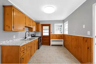 125 S 5th Street, Bethpage, NY 11714 - Photo 5