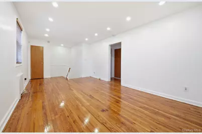 131-45 234th Street #upper, Rosedale, NY 11422 - Photo 3