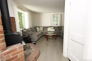 120 Lincoln Rd, Medford, NY 11763 - Photo 7