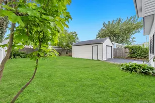 20 Howard St, Hicksville, NY 11801 - Photo 25