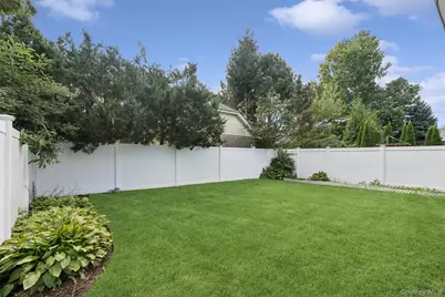 1928 Gormley Avenue, Merrick, NY 11566 - Photo 19