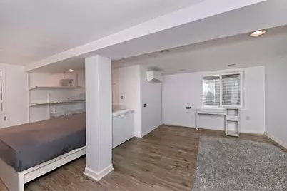 102 Roxbury Road, Franklin Square, NY 11010 - Photo 15