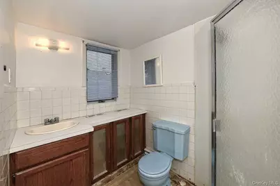 102 Roxbury Road, Franklin Square, NY 11010 - Photo 19