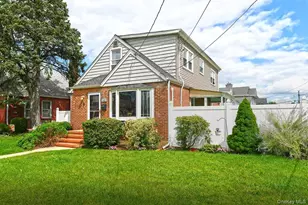102 Roxbury Rd, Franklin Square, NY 11010 - Photo 3