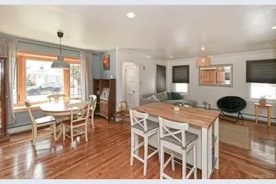 102 Roxbury Road, Franklin Square, NY 11010 - Photo 11