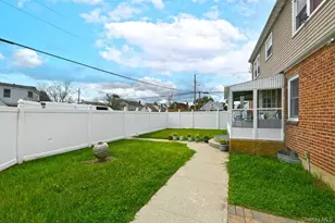 102 Roxbury Rd, Franklin Square, NY 11010 - Photo 21
