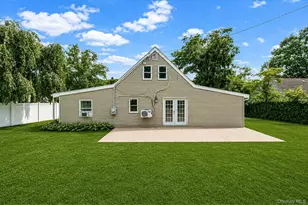 219 Sunflower Ln, Islandia, NY 11749 - Photo 5
