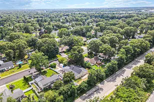 219 Sunflower Ln, Islandia, NY 11749 - Photo 3