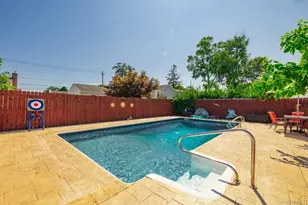 733 9th St, West Babylon, NY 11704 - Photo 23